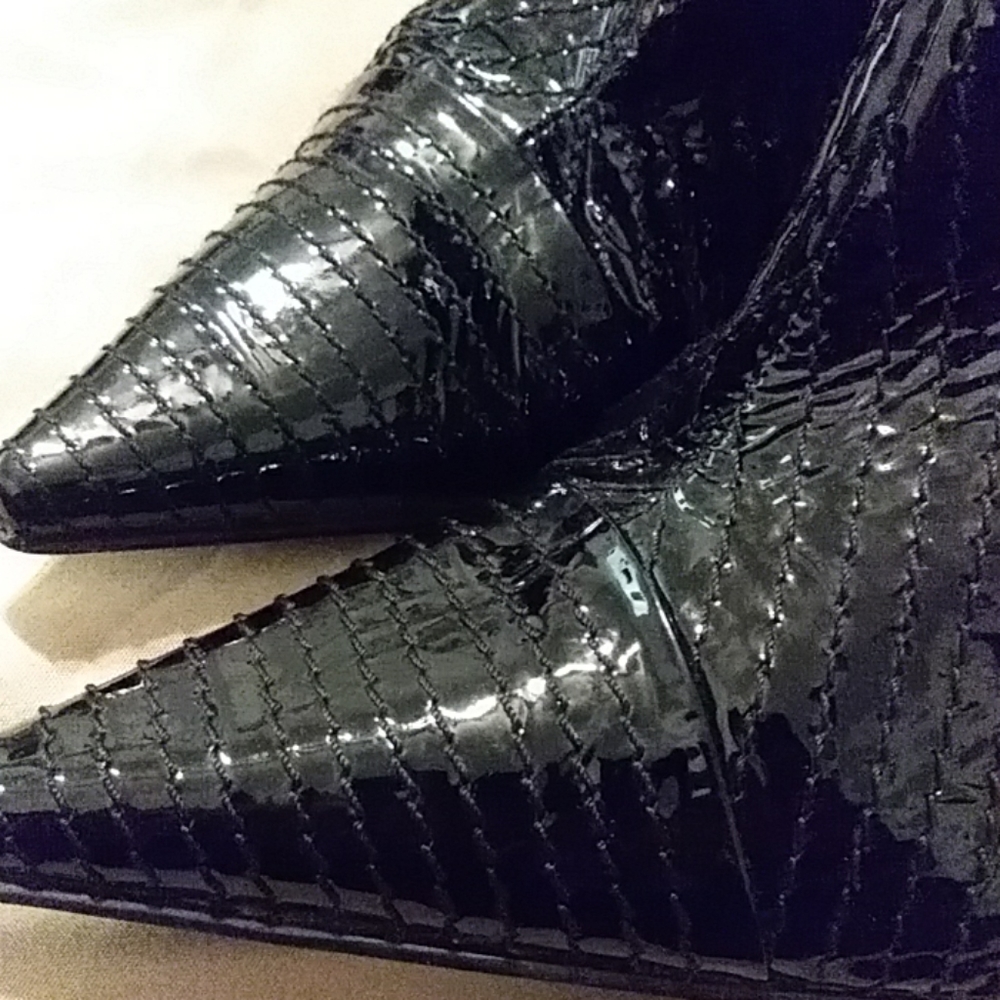 Shoes - Picture 2 of 5